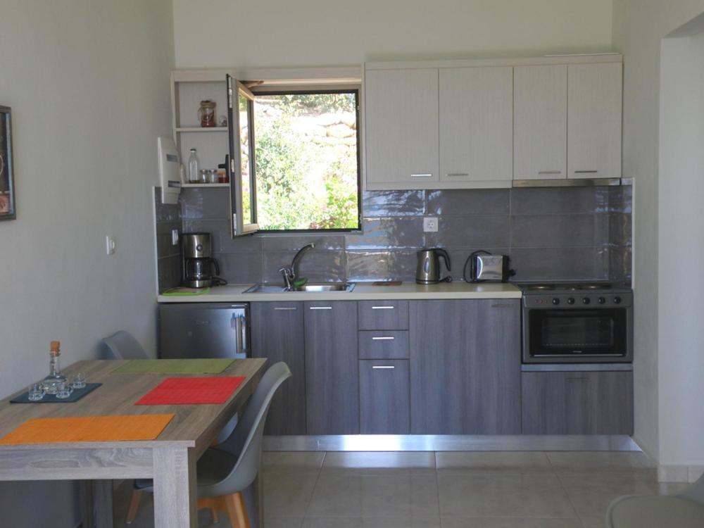 Galini Apartment'S-Suites Skaloti Екстериор снимка