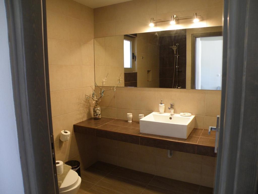 Galini Apartment'S-Suites Skaloti Екстериор снимка